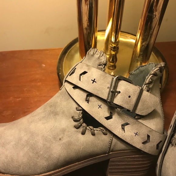 ⭐️HP⭐️Wrapped Booties❄️ - Picture 6 of 8